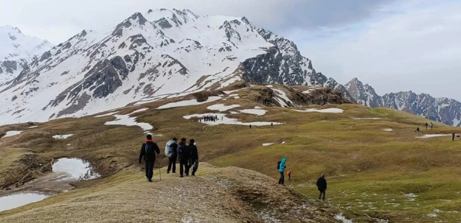 Sar Pass Trek