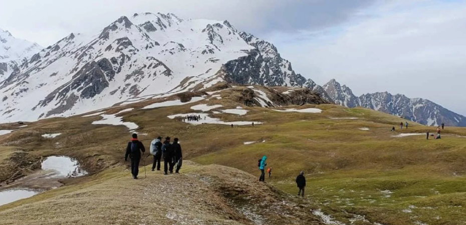 Sar Pass Trek